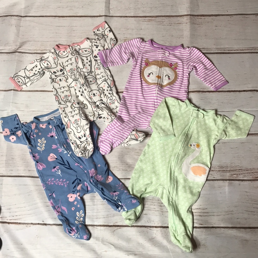 Bundle of Four Carter’s Long Sleeve Footed Zip-Up Girls Sleepers Size 3 Months